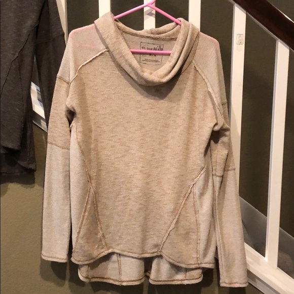 Free People Sweaters - Free People hi-lo lightweight turtleneck sweater